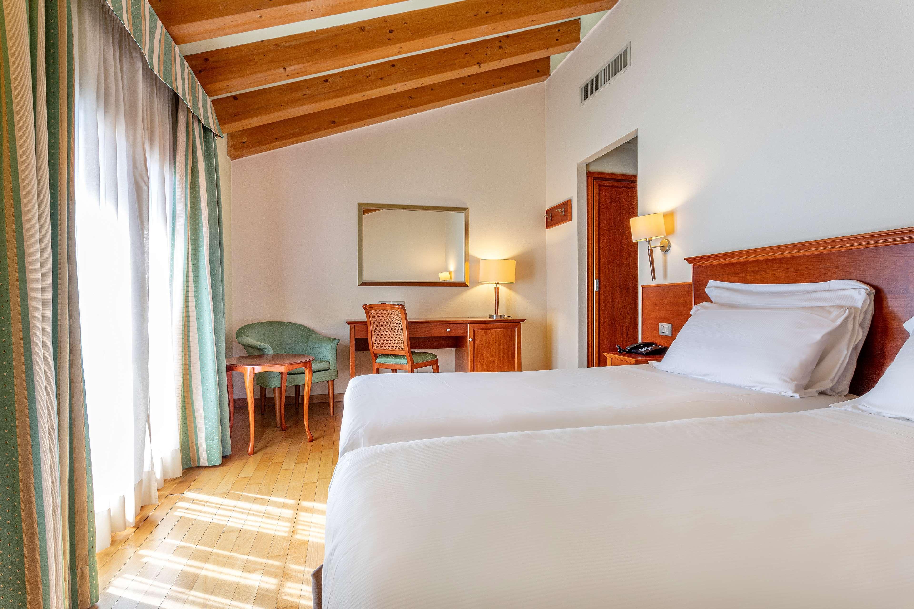 Best Western Titian Inn Hotel Treviso Silea Exterior photo