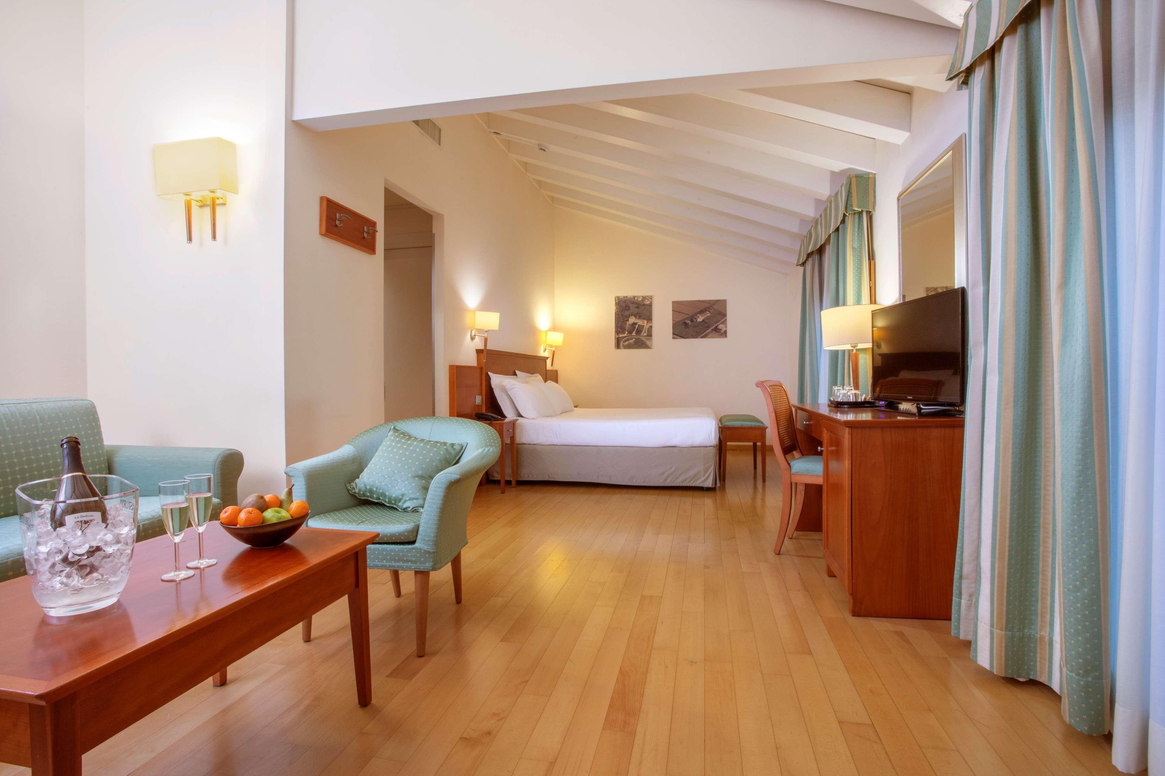 Best Western Titian Inn Hotel Treviso Silea Exterior photo